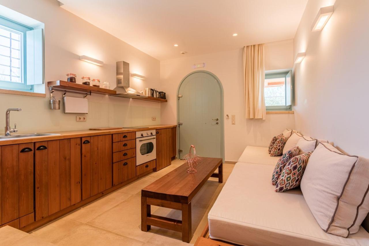 Lithos Guesthouse Kardamili Экстерьер фото